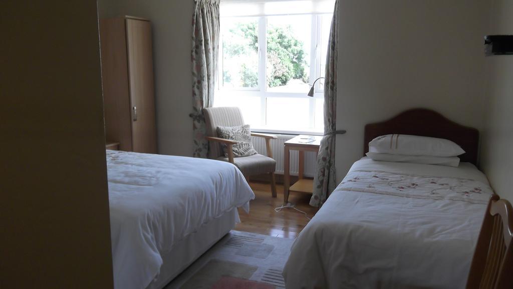 Ashley Lodge Bed & Breakfast Rosslare Harbour ภายนอก รูปภาพ