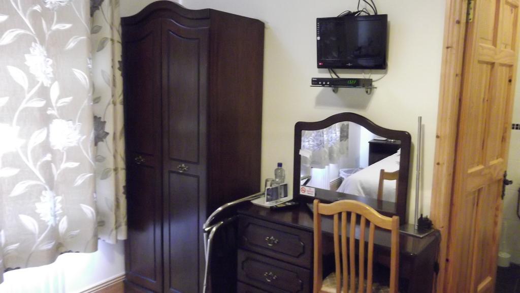 Ashley Lodge Bed & Breakfast Rosslare Harbour ภายนอก รูปภาพ