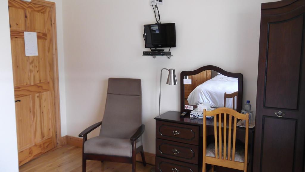 Ashley Lodge Bed & Breakfast Rosslare Harbour ภายนอก รูปภาพ