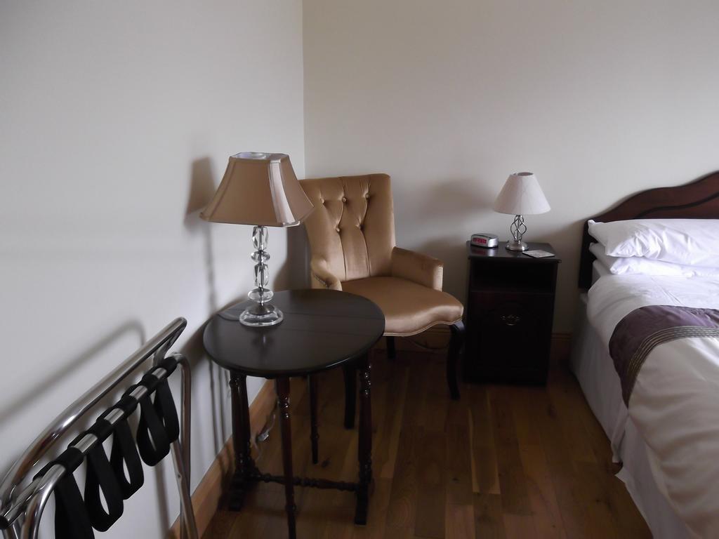Ashley Lodge Bed & Breakfast Rosslare Harbour ภายนอก รูปภาพ